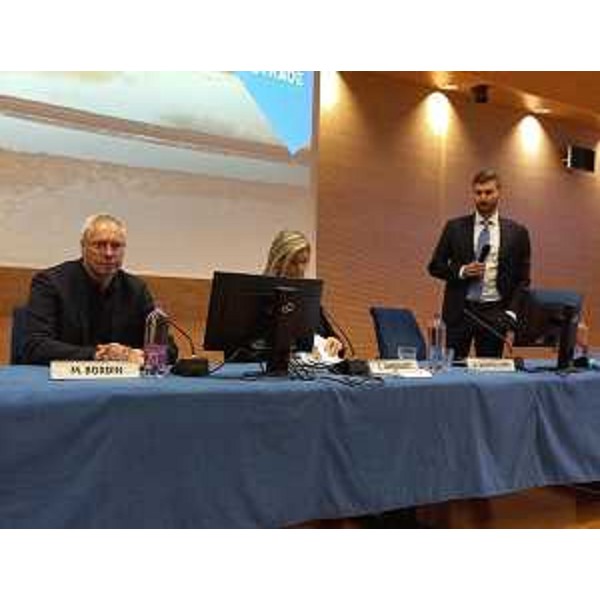 Il presidente Bordin, primo da sinistra, al tavolo con l'assessore Amirante e il presidente Bortolotti - Il presidente Bordin, primo da sinistra, al tavolo con l'assessore Amirante e il presidente Bortolotti