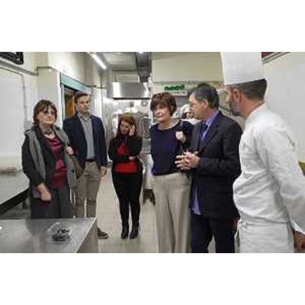 Un momento della visita alle cucine. - Un momento della visita alle cucine.