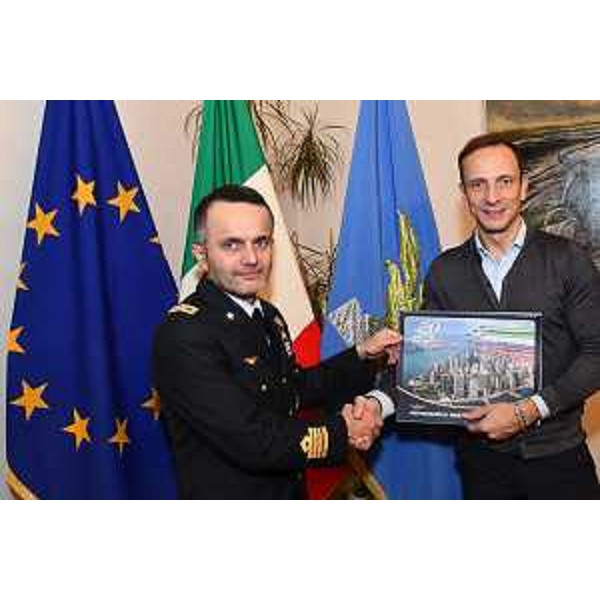 Il governatore Fedriga e il comandante del 2° Stormo Lodato. - Il governatore Fedriga e il comandante del 2° Stormo Lodato.