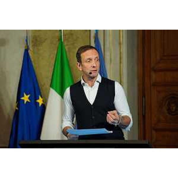 Il governatore del Friuli Venezia Giulia Massimiliano Fedriga nel corso del suo intervento alla conferenza stampa di fine anno svoltasi oggi a Trieste - Il governatore del Friuli Venezia Giulia Massimiliano Fedriga nel corso del suo intervento alla conferenza stampa di fine anno svoltasi oggi a Trieste