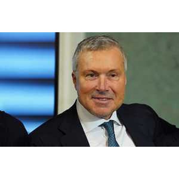 L'assessore regionale alle Attività produttive e Turismo Sergio Emidio Bini durante la conferenza stampa di fine anno svoltasi oggi a Trieste - L'assessore regionale alle Attività produttive e Turismo Sergio Emidio Bini durante la conferenza stampa di fine anno svoltasi oggi a Trieste