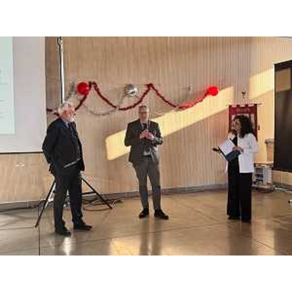 Il presidente del Consiglio regionale, Mauro Bordin, durante il suo intervento al Palafeste di Buttrio - Il presidente del Consiglio regionale, Mauro Bordin, durante il suo intervento al Palafeste di Buttrio