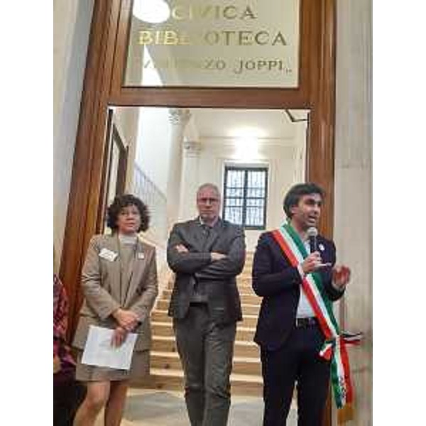 La responsabile della biblioteca Joppi, Cristina Marsili; il presidente del Cr Fvg, Mauro Bordin; l'assessore alla Cultura di Udine, Federico Pirone - La responsabile della biblioteca Joppi, Cristina Marsili; il presidente del Cr Fvg, Mauro Bordin; l'assessore alla Cultura di Udine, Federico Pirone