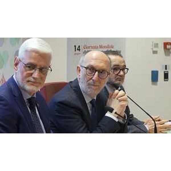 Al centro l'assessore Riccardo Riccardi, alla sua destra il presidente di Afds Roberto Flora - Al centro l'assessore Riccardo Riccardi, alla sua destra il presidente di Afds Roberto Flora