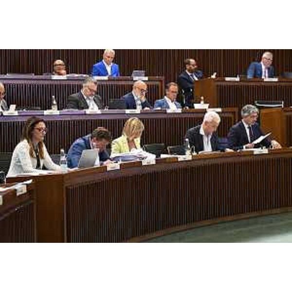 I banchi della Lega in Consiglio regionale, da sinistra: Maddalena Spagnolo, Alberto Budai, Lucia Buna, Manuele Ferrari e Antonio Calligaris - I banchi della Lega in Consiglio regionale, da sinistra: Maddalena Spagnolo, Alberto Budai, Lucia Buna, Manuele Ferrari e Antonio Calligaris