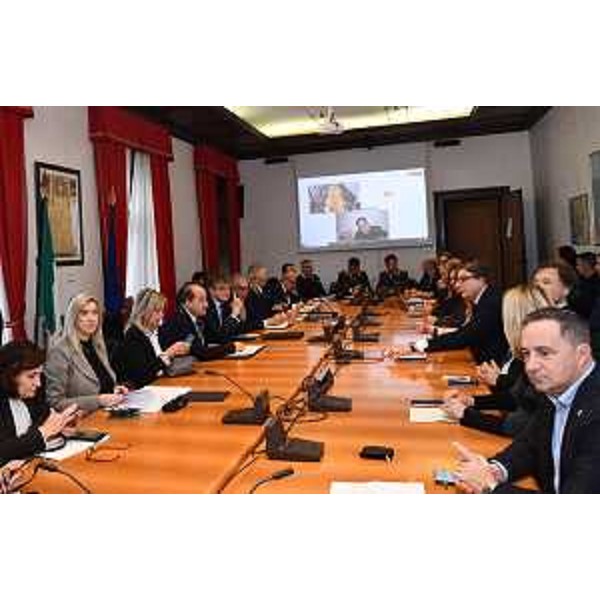 Lincontro con i professionisti dellAzienda sanitaria Friuli Occidentale, al quale hanno partecipato il governatore Fedriga e lassessore regionale alla Salute Riccardo Riccardi. - Lincontro con i professionisti dellAzienda sanitaria Friuli Occidentale, al quale hanno partecipato il governatore Fedriga e lassessore regionale alla Salute Riccardo Riccardi. 