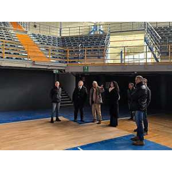 Diego Bernardis (Fp), secondo da sinistra, visita il PalaBigot di Gorizia - Diego Bernardis (Fp), secondo da sinistra, visita il PalaBigot di Gorizia