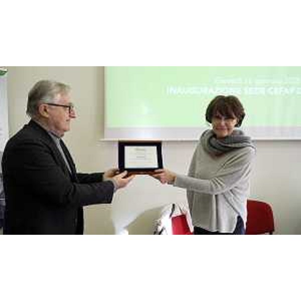 L'assessore regionale a Lavoro e Formazione Alessia Rosolen con il presidente del Cefap Sergio Vello all'inaugurazione della nuova sede del Cefap a Paluzza - L'assessore regionale a Lavoro e Formazione Alessia Rosolen con il presidente del Cefap Sergio Vello all'inaugurazione della nuova sede del Cefap a Paluzza