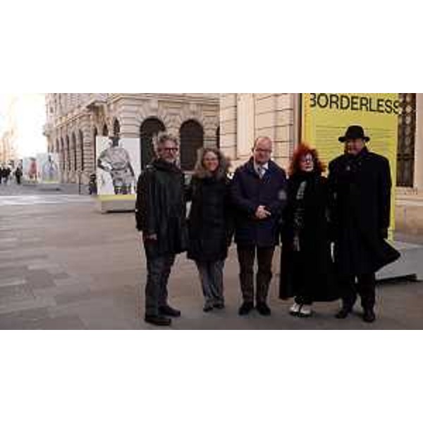 Foto di gruppo delle autorità per l'inaugurazione di Borderless - Foto di gruppo delle autorità per l'inaugurazione di Borderless