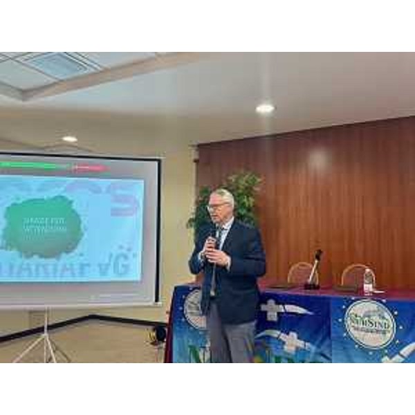 Il presidente del Consiglio regionale del Friuli Venezia Giulia, Mauro Bordin, durante il suo intervento al congresso "Emergenza urgenza in Friuli Venezia Giulia: tra passato e futuro ci siamo noi" - Il presidente del Consiglio regionale del Friuli Venezia Giulia, Mauro Bordin, durante il suo intervento al congresso "Emergenza urgenza in Friuli Venezia Giulia: tra passato e futuro ci siamo noi"