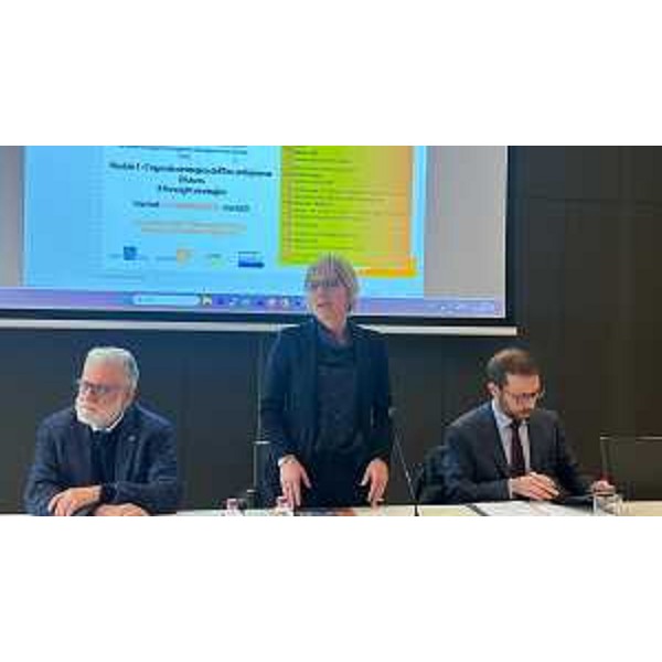 L'assessore regionale alle Finanze Barbara Zilli apre il convegno sul "Foresight strategico" per amministratori locali a Udine - L'assessore regionale alle Finanze Barbara Zilli apre il convegno sul "Foresight strategico" per amministratori locali a Udine 