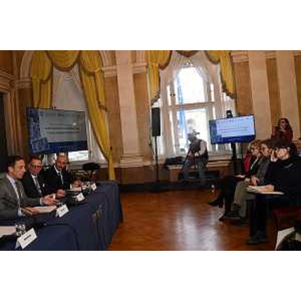 L'assessore regionale al Lavoro Alessia Rosolen in occasione della presentazione del Rapporto annuale Inps sull'invecchiamento della popolazione e le nuove dimensioni del welfare - L'assessore regionale al Lavoro Alessia Rosolen in occasione della presentazione del Rapporto annuale Inps sull'invecchiamento della popolazione e le nuove dimensioni del welfare