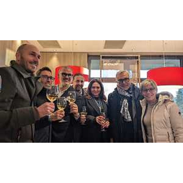 L'inaugurazione del locale gemonese con gli assessori regionali Bini e Zilli - L'inaugurazione del locale gemonese con gli assessori regionali Bini e Zilli