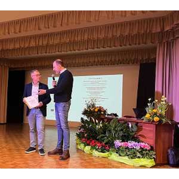 L'assessore regionale alle Risorse agroalimentari,Stefano Zannier, con il presidente del Consorzio Apicoltori Marco Felettig. - L'assessore regionale alle Risorse agroalimentari,Stefano Zannier, con il presidente del Consorzio Apicoltori Marco Felettig.