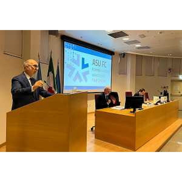 L'intervento dell'assessore regionale alla Salute Riccardo Riccardi alla conferenza stampa di presentazione dell'attività svolta dal Centro trapianti di Udine - L'intervento dell'assessore regionale alla Salute Riccardo Riccardi alla conferenza stampa di presentazione dell'attività svolta dal Centro trapianti di Udine