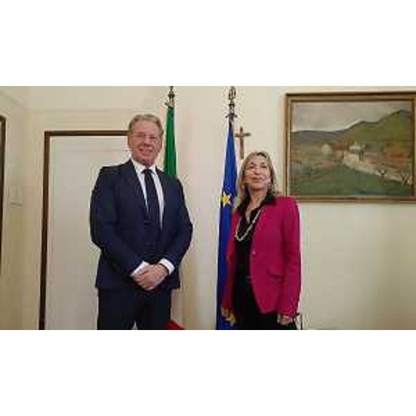 L'assessore Scoccimarro con il prefetto di Gorizia Ester Fedullo - L'assessore Scoccimarro con il prefetto di Gorizia Ester Fedullo