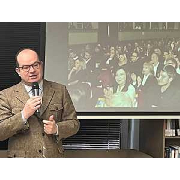 Il vicegovernatore Mario Anzil prende la parola nel Palazzo del Cinema di Gorizia - Il vicegovernatore Mario Anzil prende la parola nel Palazzo del Cinema di Gorizia