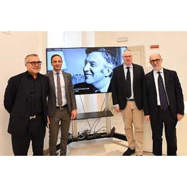 Una fase della cerimonia di intitolazione della sala delle colonne della Regione a Adriano BIasutti - Una fase della cerimonia di intitolazione della sala delle colonne della Regione a Adriano BIasutti