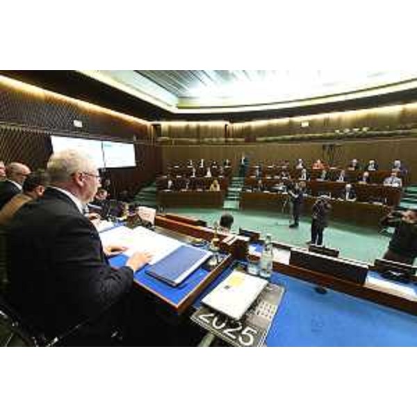 I lavori durante la 95esima seduta del Consiglio regionale - I lavori durante la 95esima seduta del Consiglio regionale