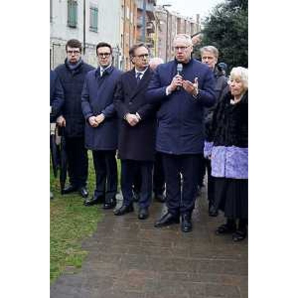 Un altro momento dell'intervento del presidente Bordin. Al suo fianco i consiglieri Di Bert e Treleani, alla sua destra nella foto la presidente di Anvgd Zuccolin - Un altro momento dell'intervento del presidente Bordin. Al suo fianco i consiglieri Di Bert e Treleani, alla sua destra nella foto la presidente di Anvgd Zuccolin 