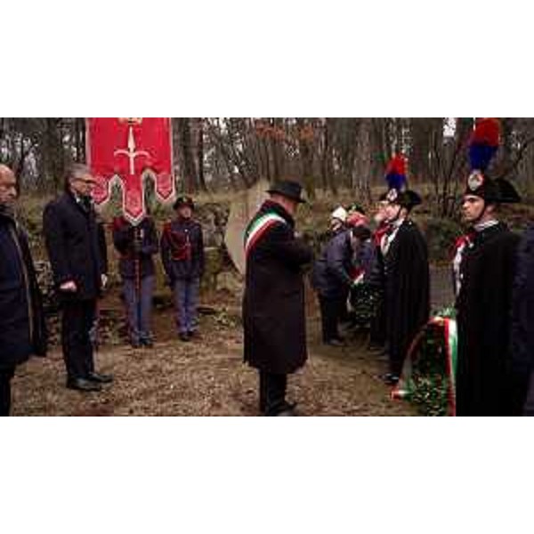 L'assessore regionale Pierpaolo Roberti alla Foiba di Monrupino - L'assessore regionale Pierpaolo Roberti alla Foiba di Monrupino