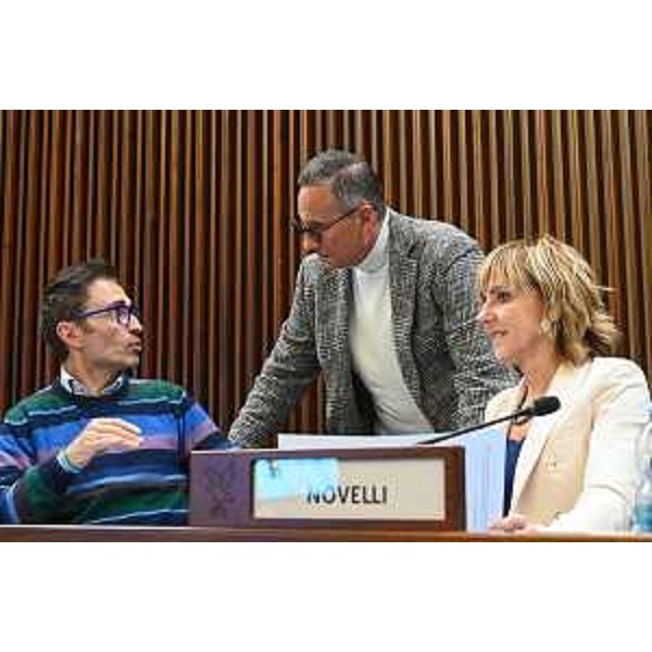 Lucia Buna (Lega), prima da destra, accanto ai colleghi Giuseppe Ghersinich e Stefano Mazzolini - Lucia Buna (Lega), prima da destra, accanto ai colleghi Giuseppe Ghersinich e Stefano Mazzolini