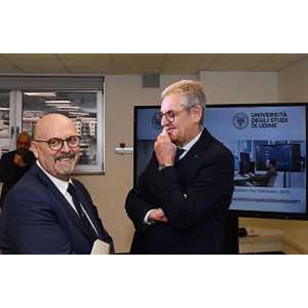 L'assessore Callari con il rettore dell'Università di Trieste Roberto Di Lenarda. - L'assessore Callari con il rettore dell'Università di Trieste Roberto Di Lenarda.