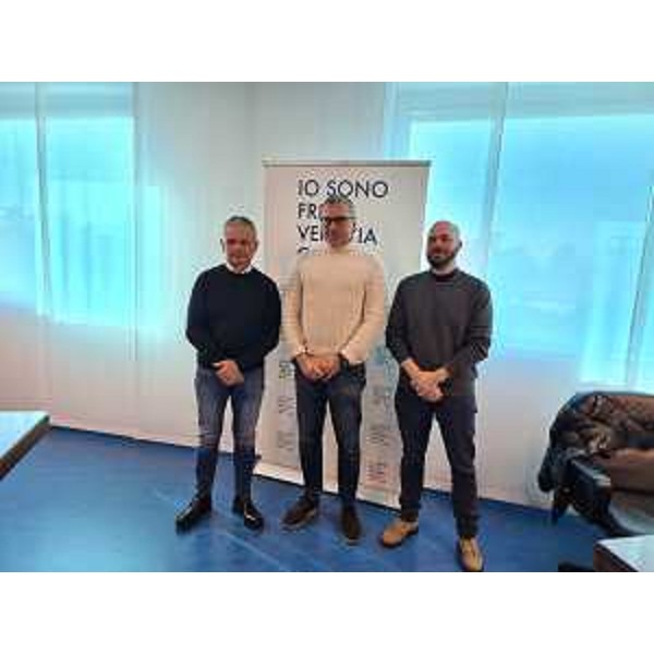 L'assessore regionale al Turismo, Sergio Emidio Bini (al centro) , con il sindaco di Barcis Claudio Traina (a sinistra) e l'assessore comunale Marco Tinor - L'assessore regionale al Turismo, Sergio Emidio Bini (al centro) , con il sindaco di Barcis Claudio Traina (a sinistra) e l'assessore comunale Marco Tinor