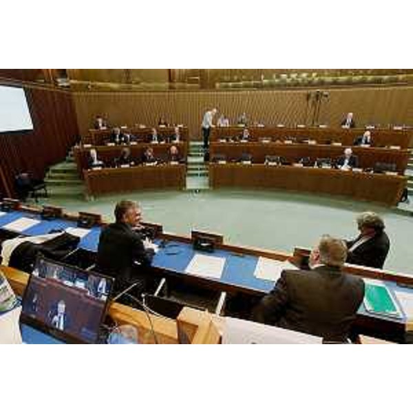 Un momento dei lavori del Cr Fvg impegnato nella discussione del ddl 41 - Un momento dei lavori del Cr Fvg impegnato nella discussione del ddl 41