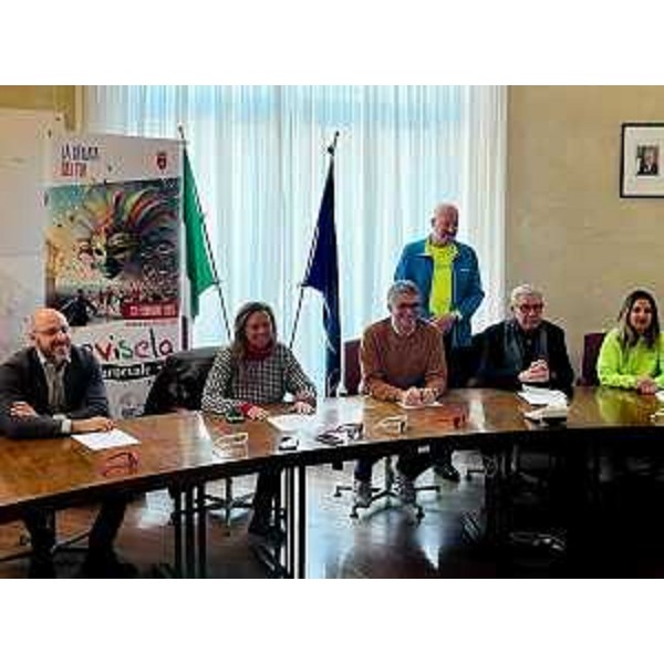 Un momento della presentazione delledizione 2025 della Bavisela di Carnevale. - Un momento della presentazione delledizione 2025 della Bavisela di Carnevale.