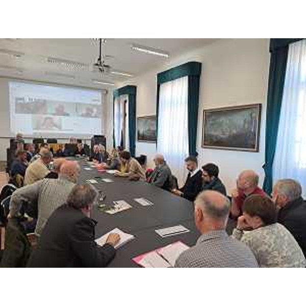 Lassessore regionale al Patrimonio Sebastiano Callari con il Prefetto di Udine Domenico Lione alla riunione sui disservizi della rete telefonica fissa, mobile e internet - Lassessore regionale al Patrimonio Sebastiano Callari con il Prefetto di Udine Domenico Lione alla riunione sui disservizi della rete telefonica fissa, mobile e internet