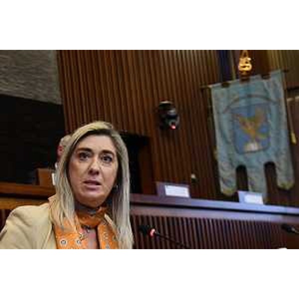 L'assessore regionale alle Infrastrutture e Territorio Cristina Amirante in IV Commissione - L'assessore regionale alle Infrastrutture e Territorio Cristina Amirante in IV Commissione
