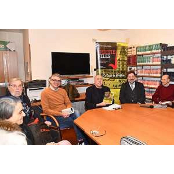 L'assessore regionale Pierpaolo Roberti accanto al giornalista e scrittore Silvio Maranzana - L'assessore regionale Pierpaolo Roberti accanto al giornalista e scrittore Silvio Maranzana