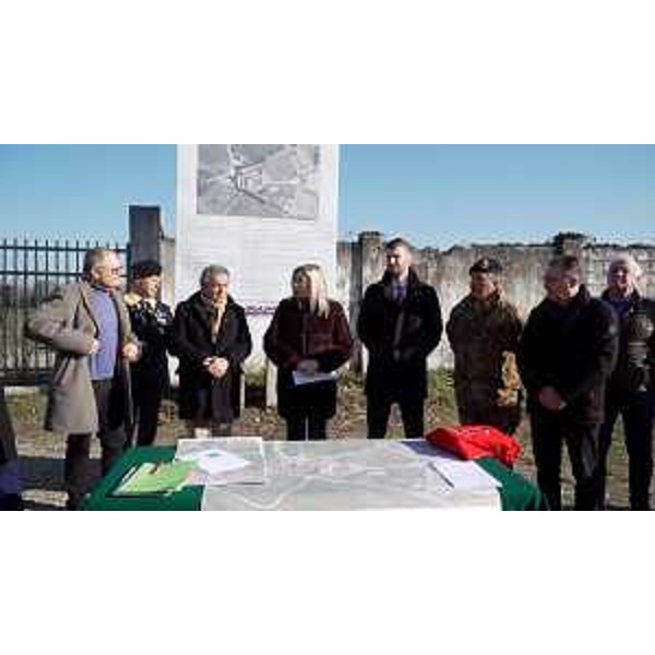 Lassessore regionale a Infrastrutture e territorio Cristina Amirante all'avvio del cantiere della rotatoria di Palmanova - Lassessore regionale a Infrastrutture e territorio Cristina Amirante all'avvio del cantiere della rotatoria di Palmanova