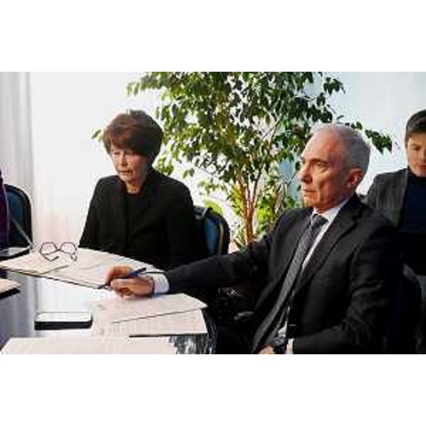 Il presidente della VI Commissione del Cr, Roberto Novelli (FI) e l'assessore all'Istruzione Fvg, Alessia Rosolen - Il presidente della VI Commissione del Cr, Roberto Novelli (FI) e l'assessore all'Istruzione Fvg, Alessia Rosolen