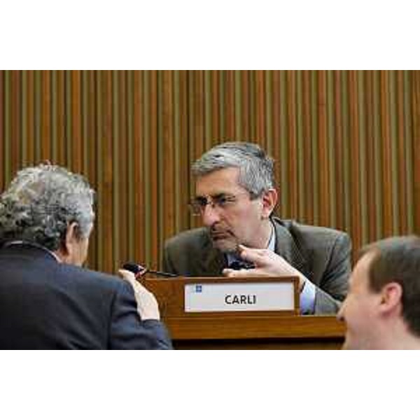 Andrea Carli (Pd) a colloquio con i colleghi di gruppo Francesco Martines e Massimiliano Pozzo - Andrea Carli (Pd) a colloquio con i colleghi di gruppo Francesco Martines e Massimiliano Pozzo