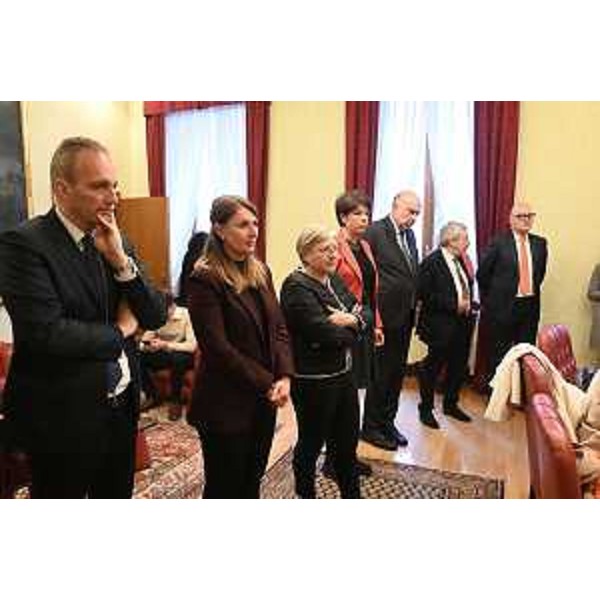 I consiglieri regionali presenti alla consegna della petizione per la riapertura dei consultori di Trieste - I consiglieri regionali presenti alla consegna della petizione per la riapertura dei consultori di Trieste