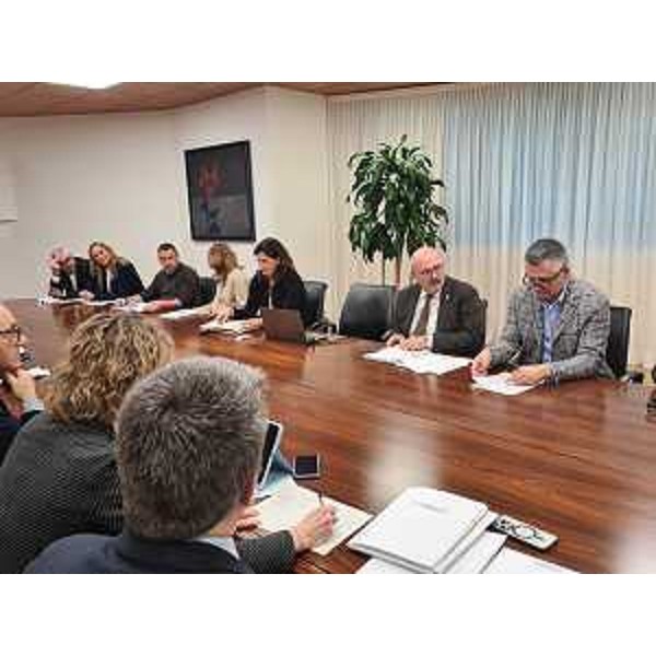 Un momento dell'incontro con le associazioni di categoria a Udine sul tema del Pud marittimo - Un momento dell'incontro con le associazioni di categoria a Udine sul tema del Pud marittimo