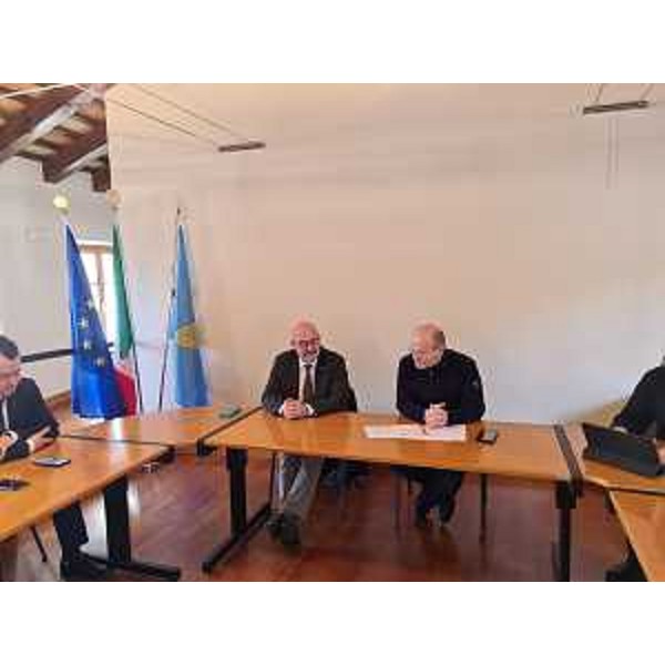 L'assessore regionale Sebastiano Callari, a sinistra, con il presidente della Comunità di montagna delle Prealpi orientali, Giuliano Cescutti - L'assessore regionale Sebastiano Callari, a sinistra, con il presidente della Comunità di montagna delle Prealpi orientali, Giuliano Cescutti
