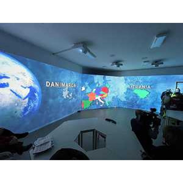 Lassessore regionale allIstruzione e famiglia Alessia Rosolen in occasione della doppia inaugurazione delle aule immersive dellIstituto comprensivo Palazzolo  Rivignano Teor, con sede a Palazzolo dello Stella e dellIstituto comprensivo Luigi Sbaiz a Muzzana del Turgnano, alla quale hanno partecipato, tra gli altri, i sindaci di Palazzolo dello Stella Franco DAltilia, di Muzzana Genziana Buffon, di Rivignano Teor Fabrizio Mattiussi, e il presidente del Consiglio regionale Mauro Bordin. - Lassessore regionale allIstruzione e famiglia Alessia Rosolen in occasione della doppia inaugurazione delle aule immersive dellIstituto comprensivo Palazzolo  Rivignano Teor, con sede a Palazzolo dello Stella e dellIstituto comprensivo Luigi Sbaiz a Muzzana del Turgnano, alla quale hanno partecipato, tra gli altri, i sindaci di Palazzolo dello Stella Franco DAltilia, di Muzzana Genziana Buffon, di Rivignano Teor Fabrizio Mattiussi, e il presidente del Consiglio regionale Mauro Bordin.