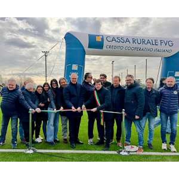 Il taglio del nastro del nuovo campo da calcio in erba sintetica di Fiumicello Villa Vicentina - Il taglio del nastro del nuovo campo da calcio in erba sintetica di Fiumicello Villa Vicentina