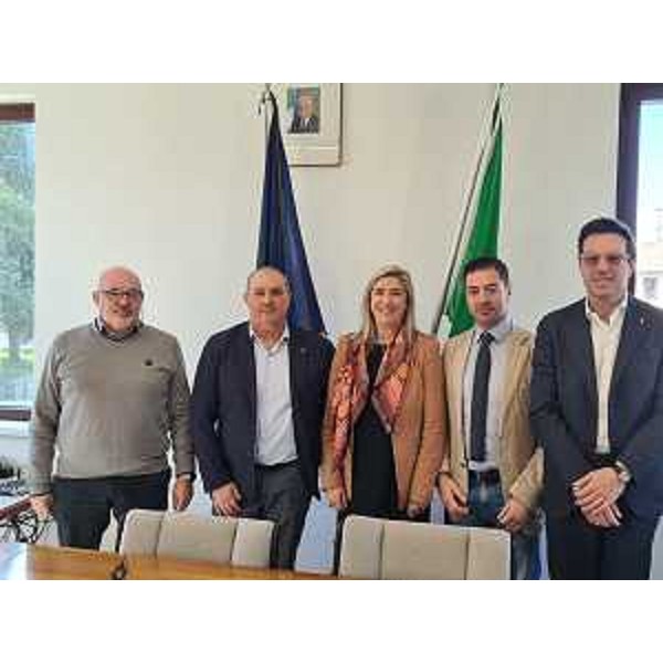 L'assessore Amirante incontra l'Amministrazione comunale di San Vito al Torre - L'assessore Amirante incontra l'Amministrazione comunale di San Vito al Torre