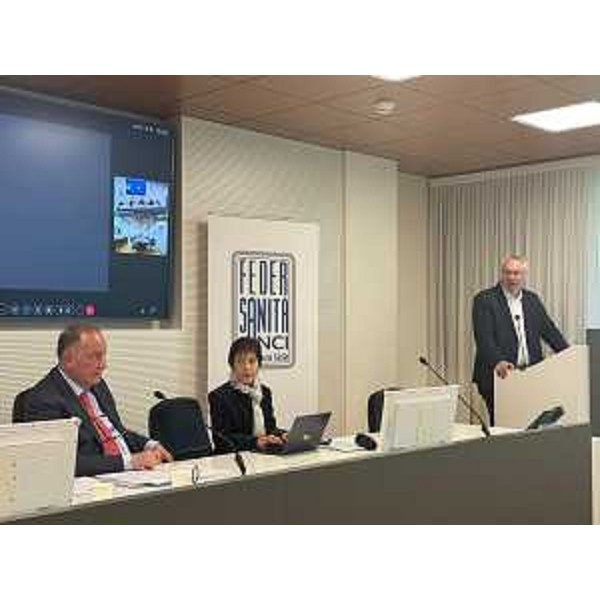 Il tavolo di presidenza durante l'intervento del presidente Bordin - Il tavolo di presidenza durante l'intervento del presidente Bordin