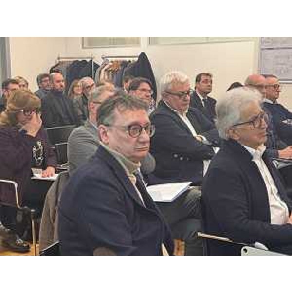 In primo piano il consigliere regionale Carlo Bolzonello, presidente della III Commissione consiliare che si occupa di Sanità - In primo piano il consigliere regionale Carlo Bolzonello, presidente della III Commissione consiliare che si occupa di Sanità