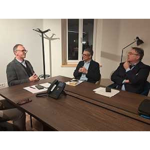 L'assessore regionale Pierpaolo Roberti al centro - L'assessore regionale Pierpaolo Roberti al centro