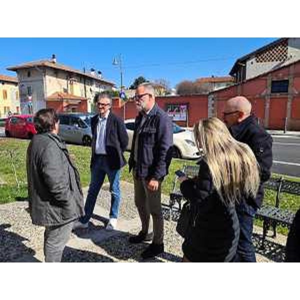 Un momento del sopralluogo con l'assessore Pierpaolo Roberti (secondo da sinistra) - Un momento del sopralluogo con l'assessore Pierpaolo Roberti (secondo da sinistra)