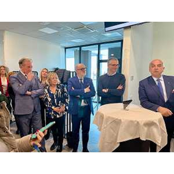 Gli assessori Pierpaolo Roberti e Fabio Scoccimarro all'inaugurazione della nuova sede di Esatto sulle Rive di Trieste. - Gli assessori Pierpaolo Roberti e Fabio Scoccimarro all'inaugurazione della nuova sede di Esatto sulle Rive di Trieste.