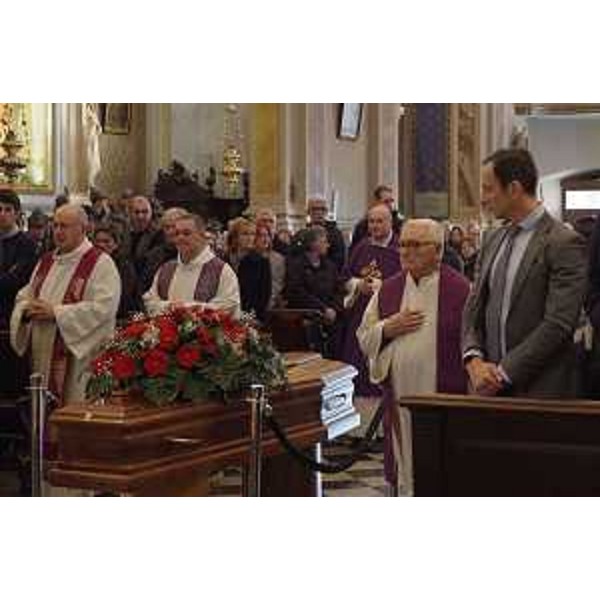 Il governatore della Regione Massimiliano Fedriga oggi a Cormons al funerale del giornlaista Bruno Pizzul - Il governatore della Regione Massimiliano Fedriga oggi a Cormons al funerale del giornlaista Bruno Pizzul