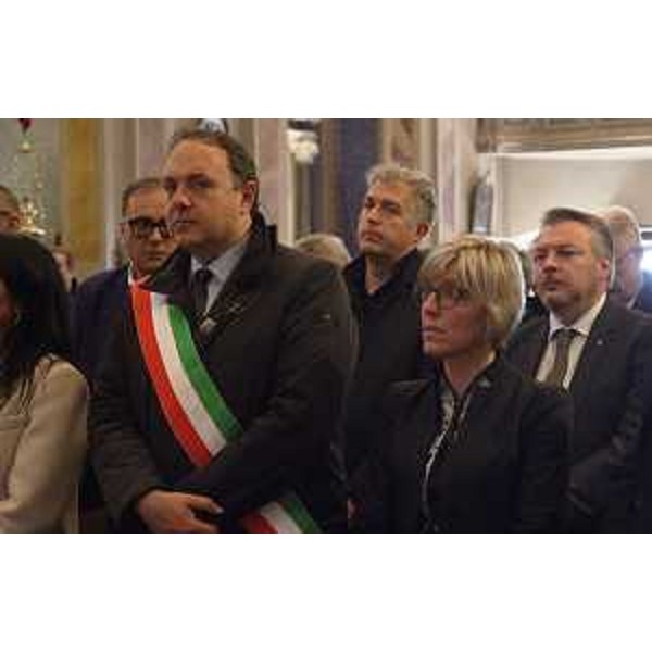 L'assessore regionale alle Finanze Barbara Zilli oggi a Cormons al funerale del giornalista sportivo Bruno Pizzul - L'assessore regionale alle Finanze Barbara Zilli oggi a Cormons al funerale del giornalista sportivo Bruno Pizzul