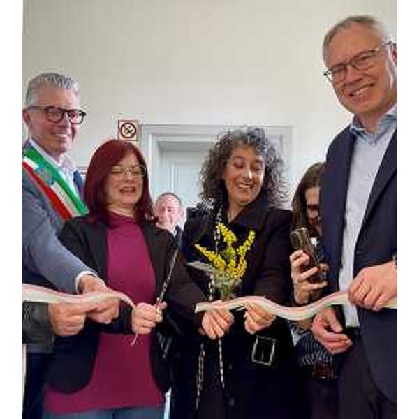 Taglio del nastro a Basiiano della sede della Commissione Pari opportunità con il presidente del Cr Fvg, Mauro Bordin, la consigliera regionale Serena Pellegrino accanto a Tiziana Del Giudice, assessora comunale alle Pari Opportunità, e al sindaco Marco Olivo - Taglio del nastro a Basiiano della sede della Commissione Pari opportunità con il presidente del Cr Fvg, Mauro Bordin, la consigliera regionale Serena Pellegrino accanto a Tiziana Del Giudice, assessora comunale alle Pari Opportunità, e al sindaco Marco Olivo